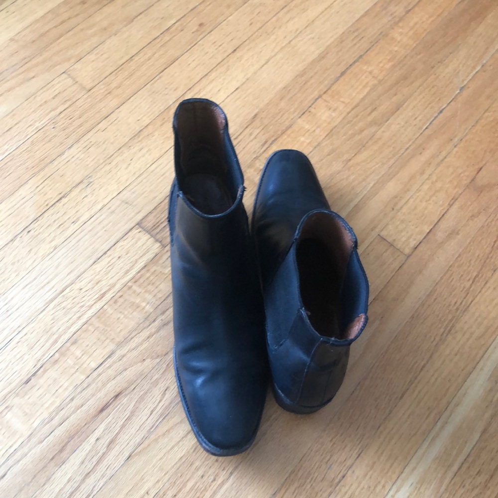 Frye Dara Chelsea Boots